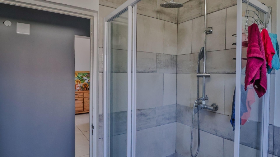 4 Bedroom Property for Sale in De Kelders Western Cape